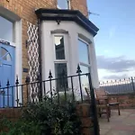 Kitson House - Sea Views, 1 Min Walk To Harbour