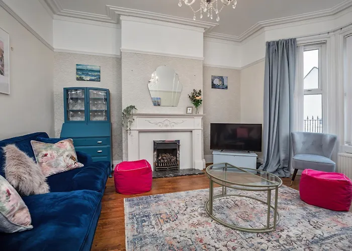 Kitson House - Sea Views, 1 Min Walk To Harbour