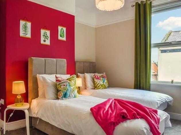 Holiday home Kitson House - Sea Views, 1 Min Walk To Harbour *