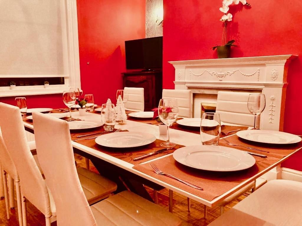 Kitson House - Sea Views, 1 Min Walk To Harbour * Scarborough