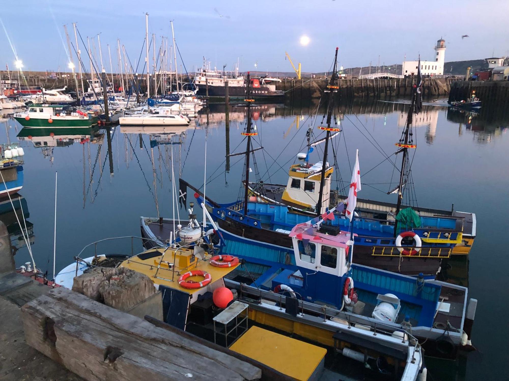 Kitson House - Sea Views, 1 Min Walk To Harbour *