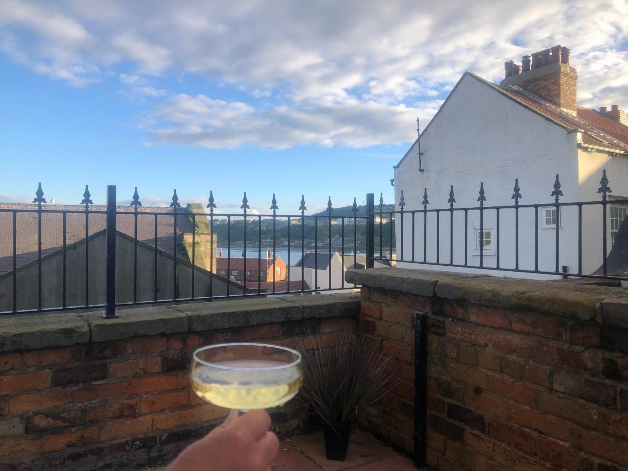 Kitson House - Sea Views, 1 Min Walk To Harbour *