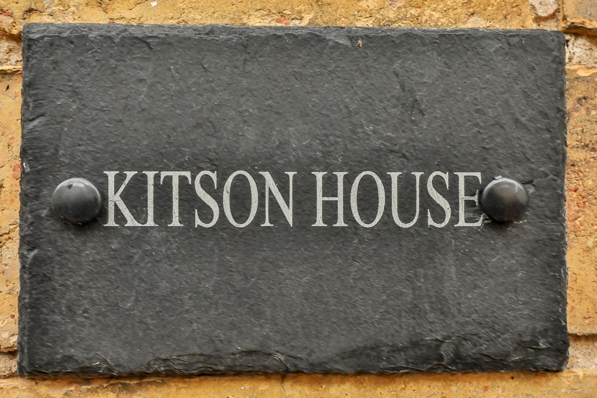 Kitson House - Sea Views, 1 Min Walk To Harbour * Scarborough