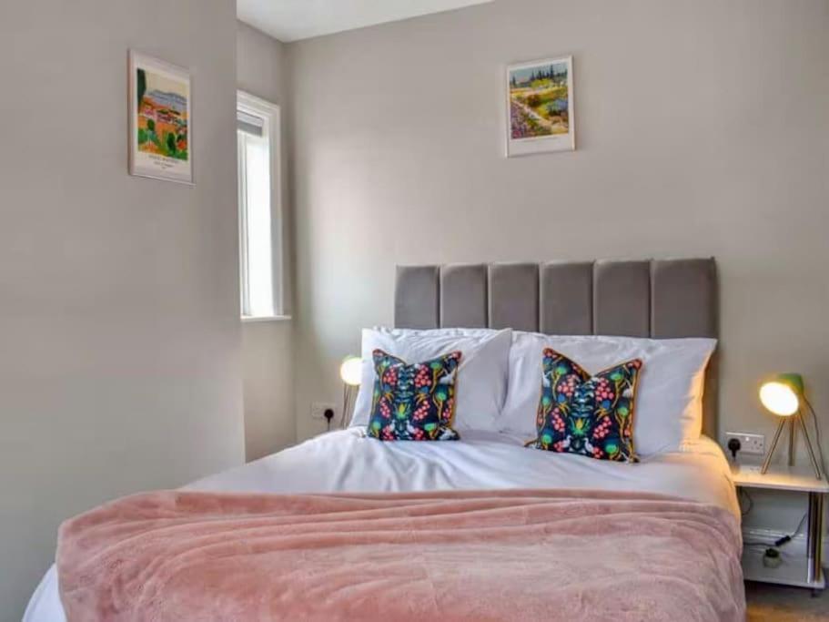 Kitson House - Sea Views, 1 Min Walk To Harbour Holiday home *