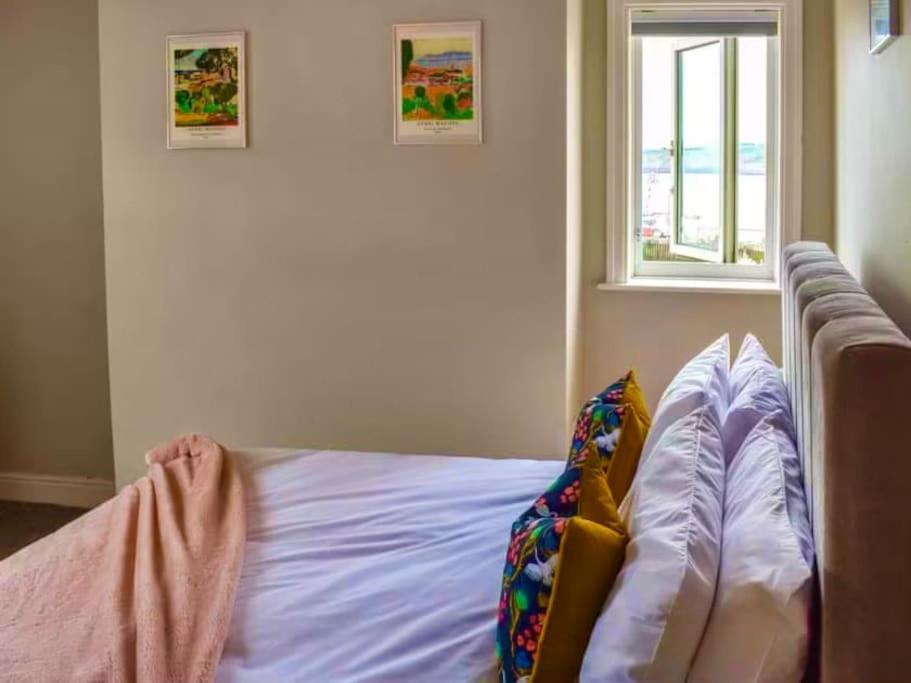 Kitson House - Sea Views, 1 Min Walk To Harbour Holiday home Scarborough