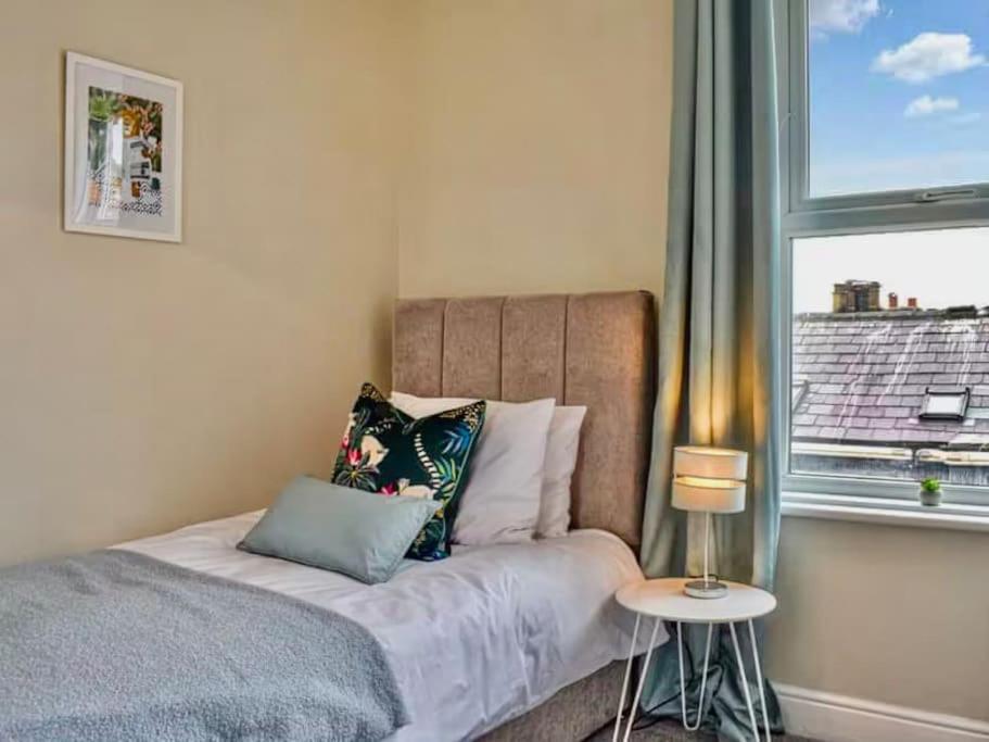 Kitson House - Sea Views, 1 Min Walk To Harbour Holiday home