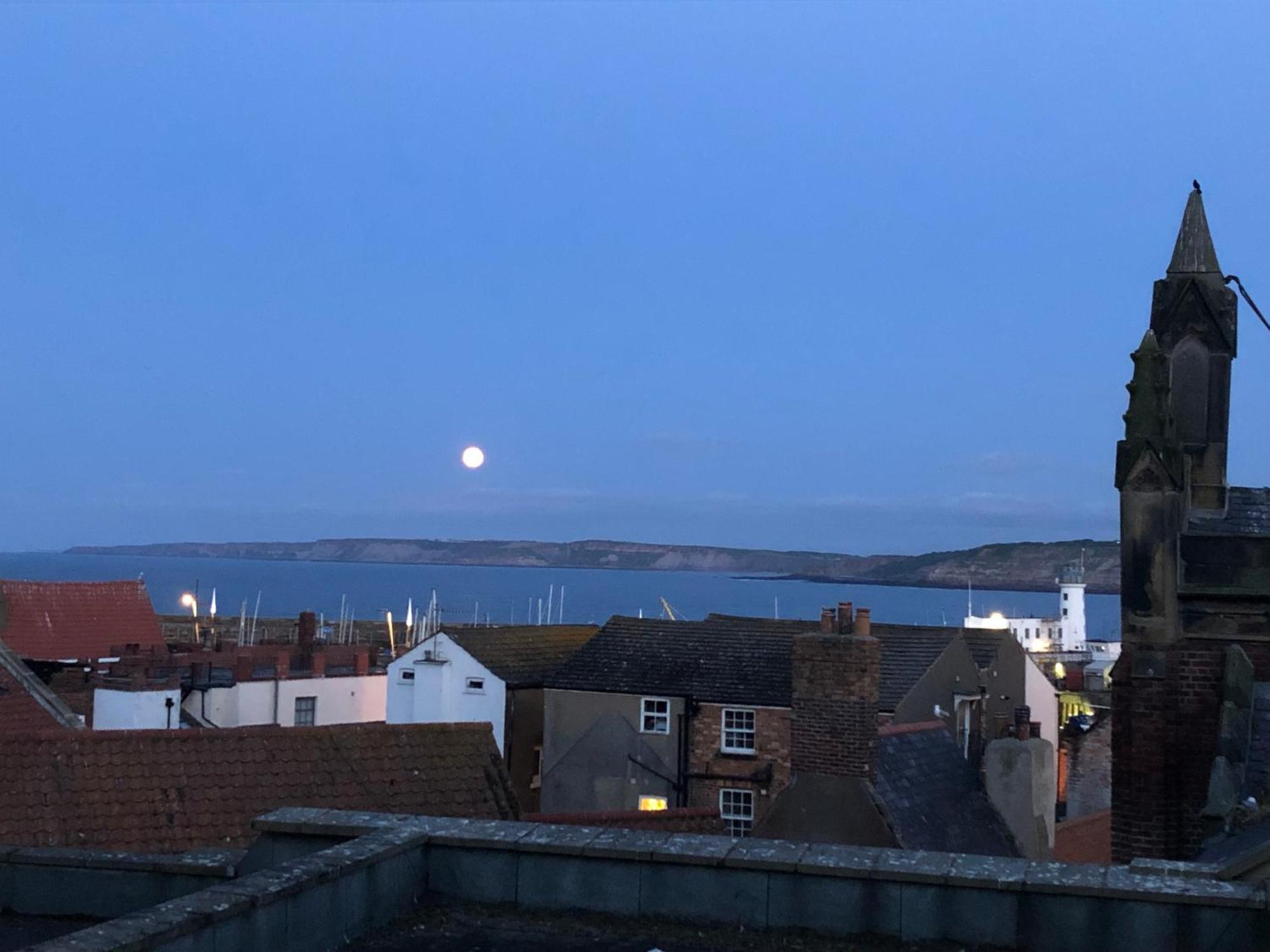 Kitson House - Sea Views, 1 Min Walk To Harbour Scarborough