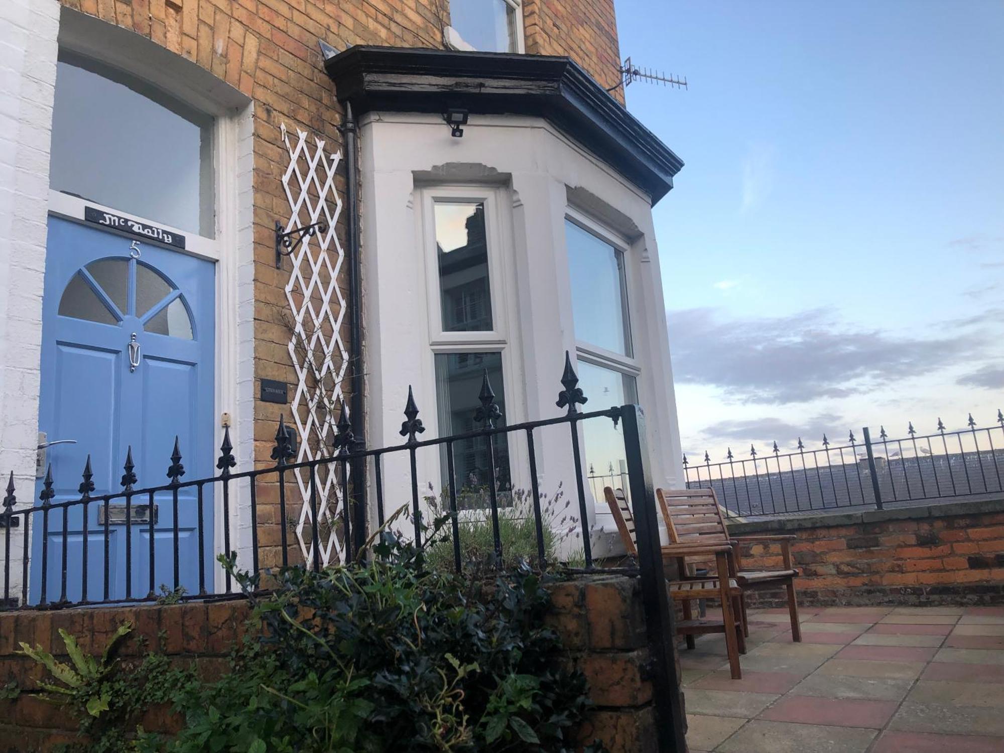 Kitson House - Sea Views, 1 Min Walk To Harbour * Scarborough